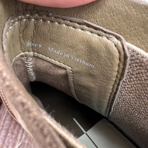 Dolce Vita Lug Sole Chelsea Boot Brown Size 9 Ankle Round Toe Riele - Picture 9 of 9